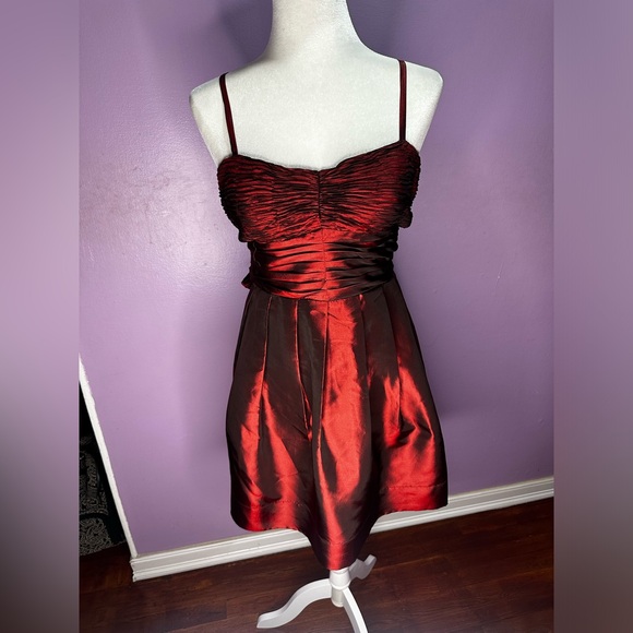 Forever 21 Semi Formal Red Taffeta Burgundy Dress Size Large - Picture 1 of 12